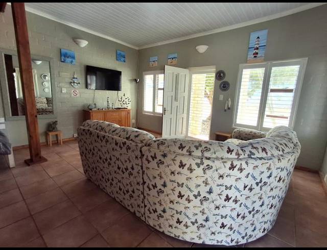 5 BEDROOM HOUSE FOR SALE IN BRITANNIA BAY